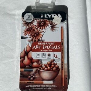 Lyra Rembrandt poly color art pencils. Qty 12 pencils